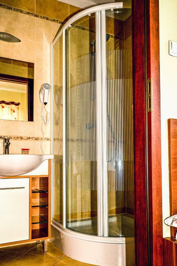Hotel Hellada Kielce Eksteriør billede